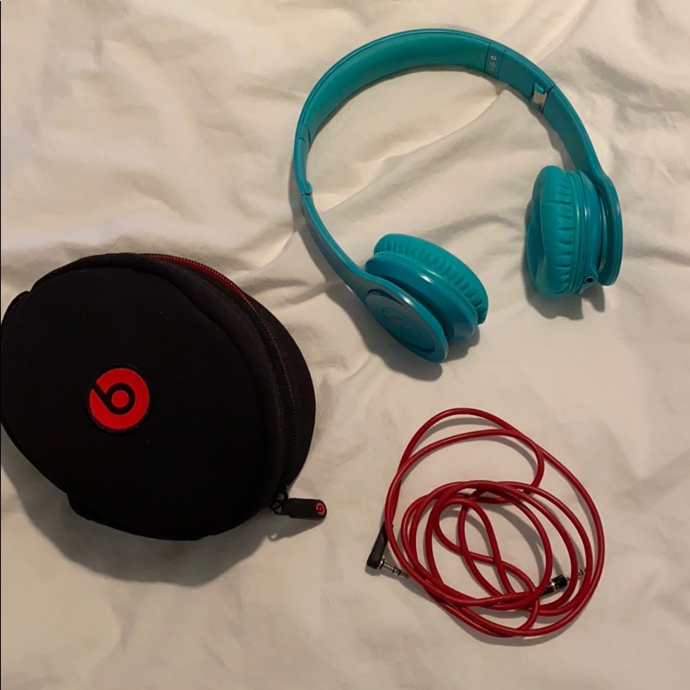 Beats by Dr. Dre in Turquoise (NO BLUETOOTH)